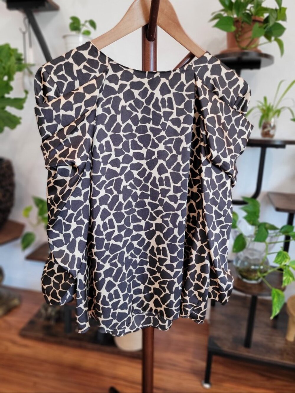 Zara Women Dark Brown Beige Giraffe Print Ruffle Sleeve Blouse, Size Large